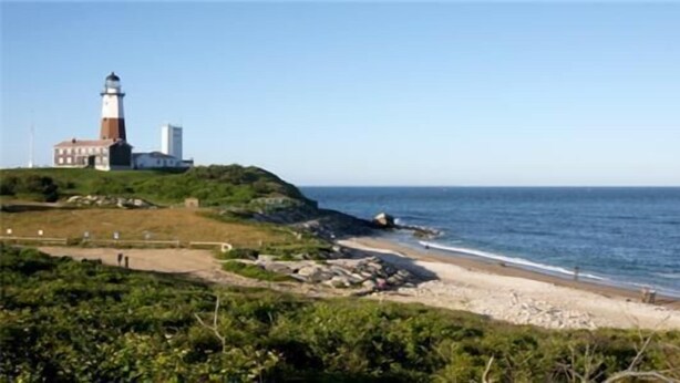 Beach - A Wave Inn (Montauk)