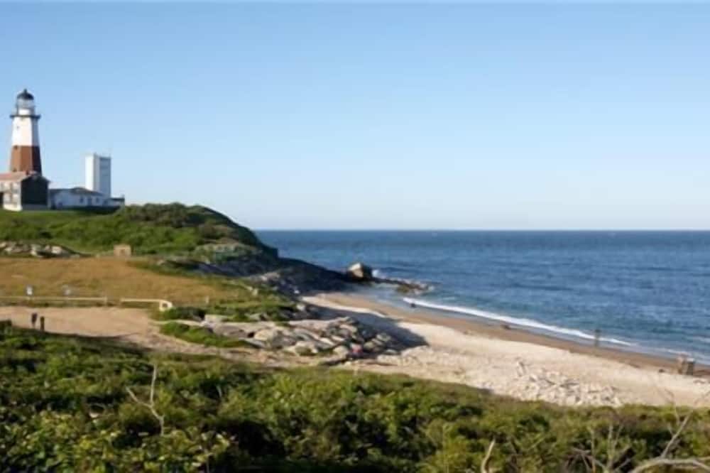 A Wave Inn