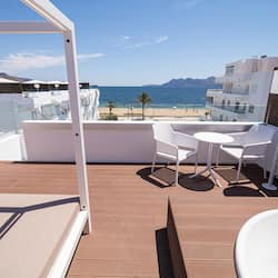 Apartamento luxo, 1 quarto, terraço, vista para o mar | Terraço/pátio