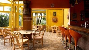 Bar lounge