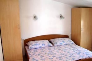 Room - Papic (Okrug)
