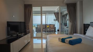 Superior appartement, 2 slaapkamers, uitzicht op zee | 4 slaapkamers, een kluis op de kamer, individueel gedecoreerd