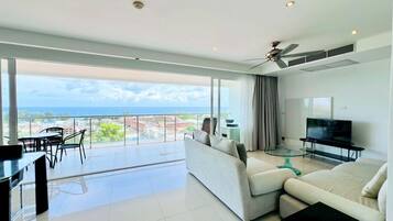 Standard-Apartment, 2 Schlafzimmer, Meerblick | Wohnbereich