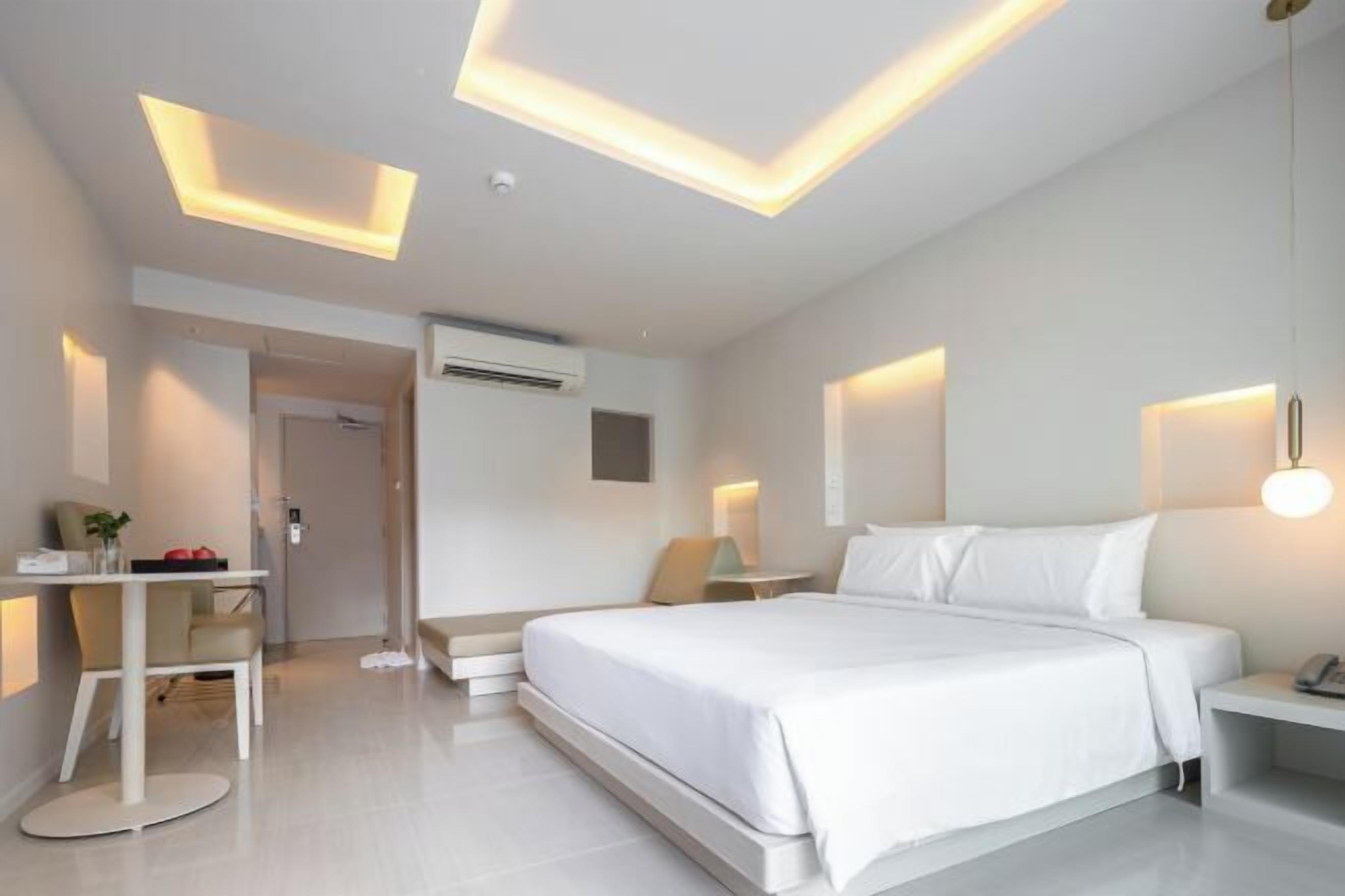 加厚床垫、迷你吧、客房内保险箱、特色装修