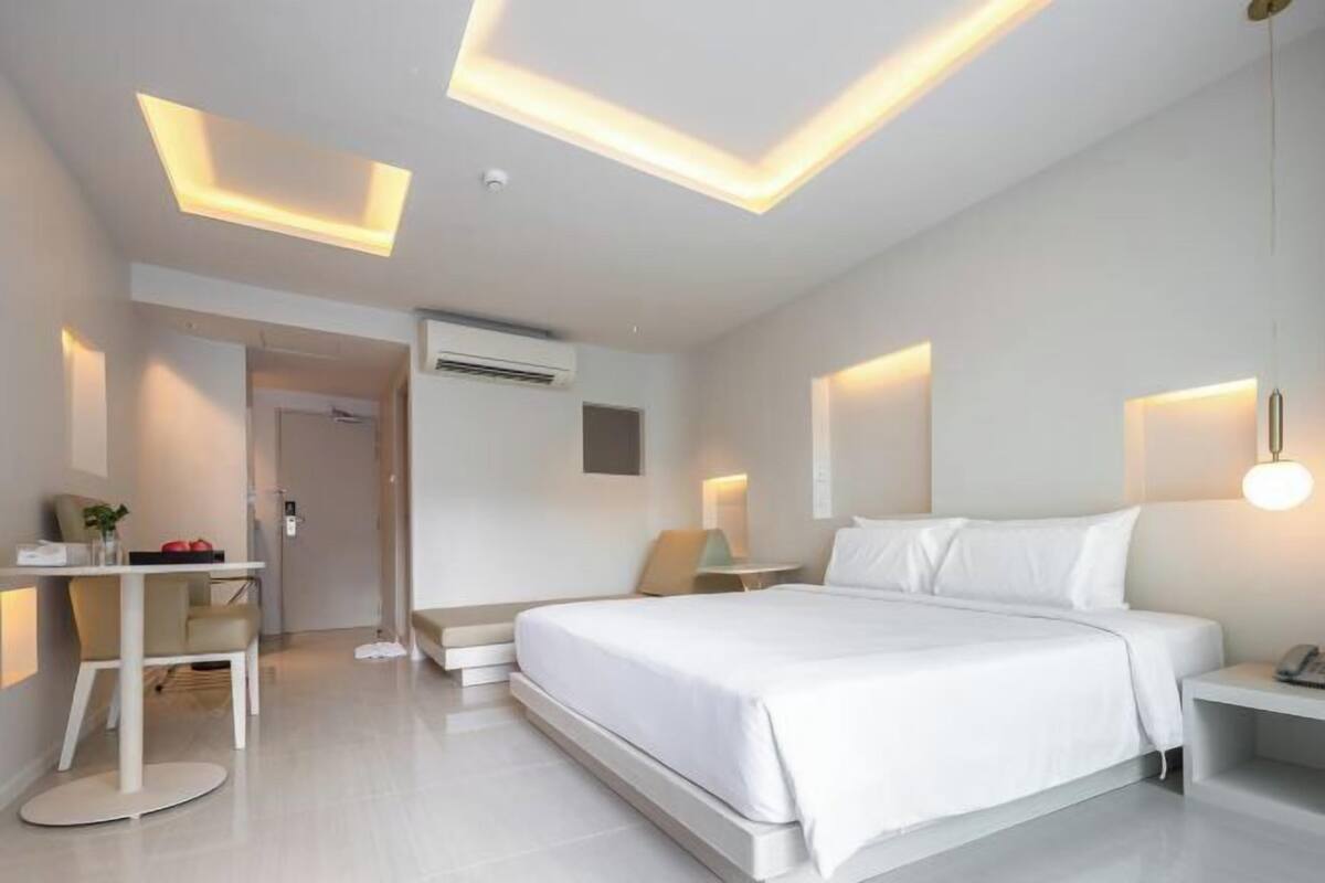 加厚床垫、迷你吧、客房内保险箱、特色装修