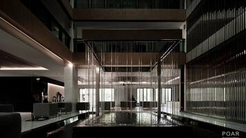 Coin salon dans le hall