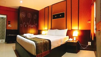 Minibar, rollaway beds, free WiFi