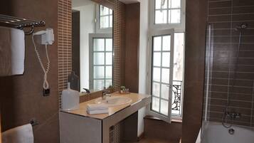 Rainfall showerhead, hair dryer, towels