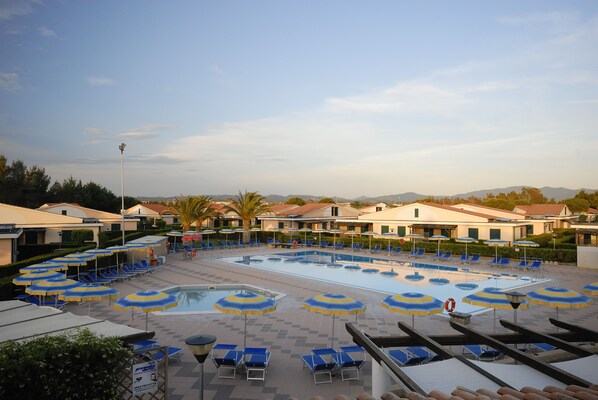 Outdoor pool, pool loungers