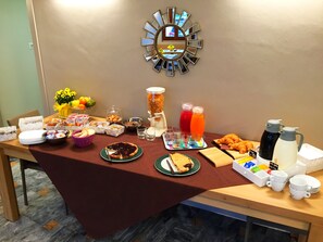 Desayuno bufé gratuito y diario