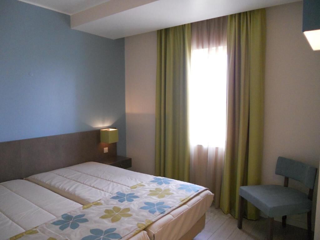 1 bedroom, in-room safe, desk, soundproofing