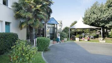 Bureau, chambres insonorisées, Wi-Fi gratuit, draps fournis