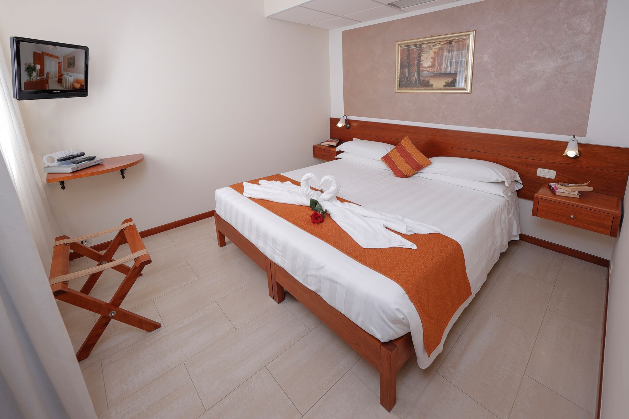 suite | 1 bedroom, minibar, in-room safe, desk