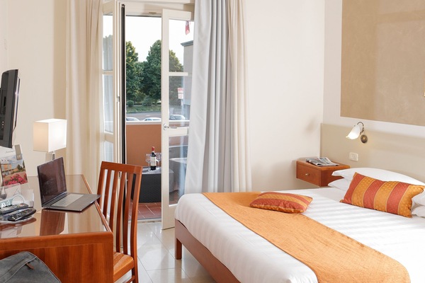 Superior Double Room | Minibar, in-room safe, desk, soundproofing
