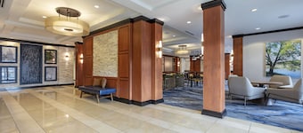 哥倫布費爾菲爾德套房飯店