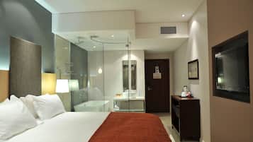 Caja fuerte, escritorio, sistema de insonorización y wifi gratis