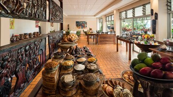 Café da manhã com buffet grátis