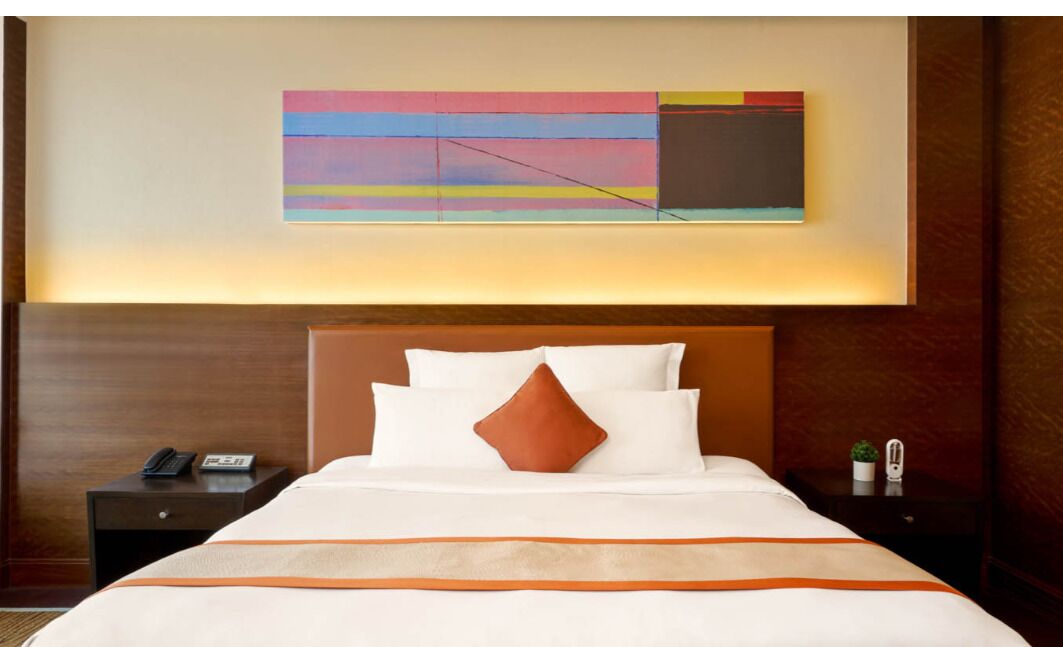 Premium bedding, minibar, in-room safe, desk