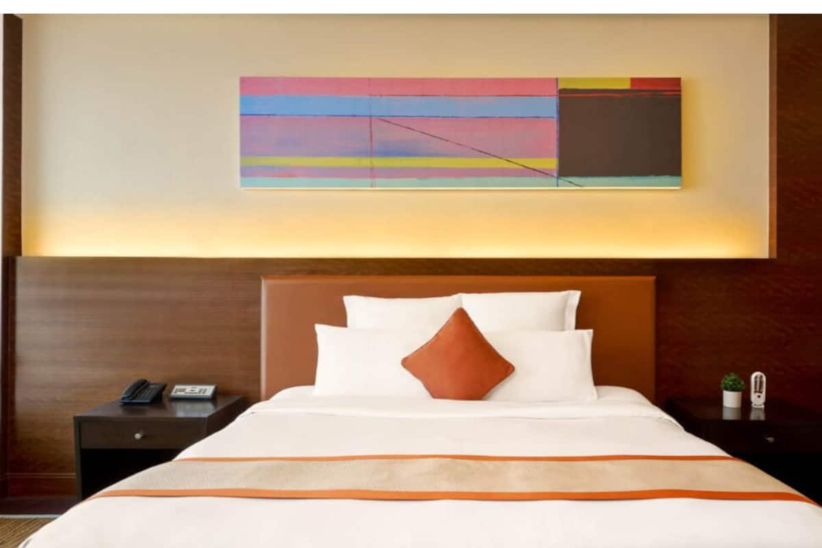 Premium bedding, minibar, in-room safe, desk