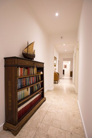 Hallway - Badia Fiorentina (Florence)