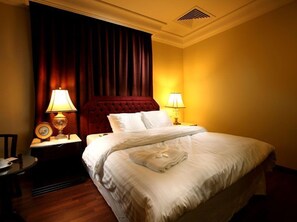 In-room safe, soundproofing, free WiFi