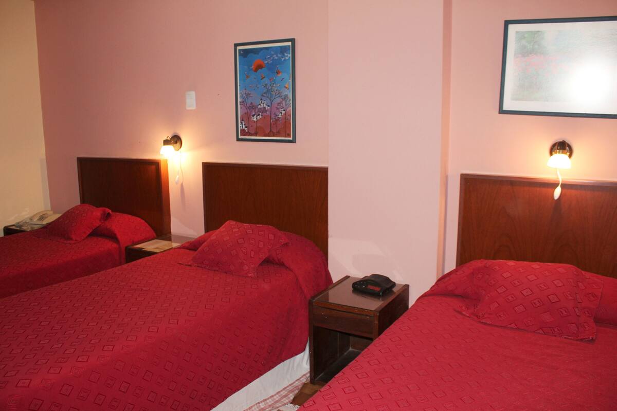 In-room safe, WiFi (free)