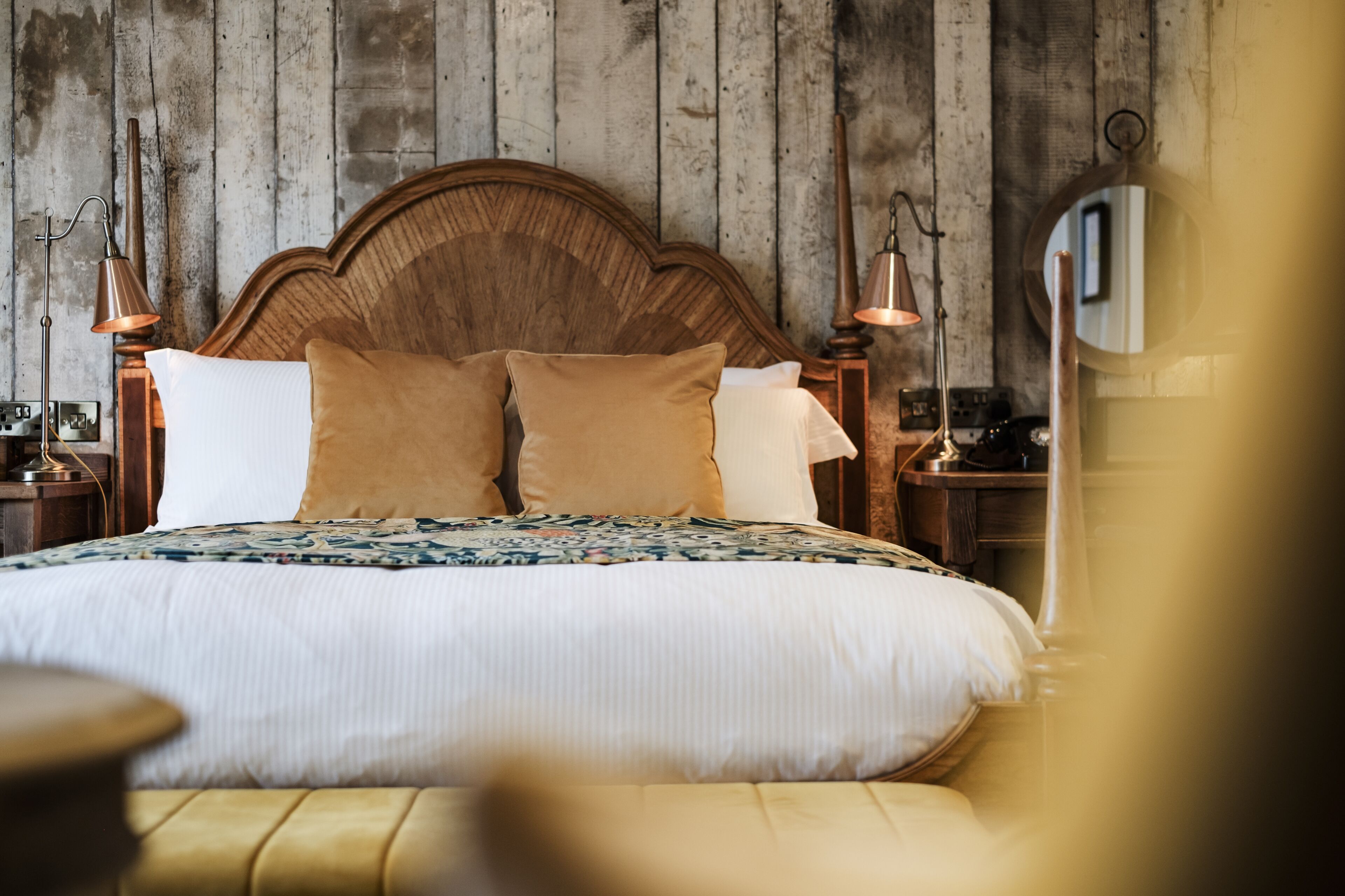 Decoración personalizada, muebles diferentes y escritorio 