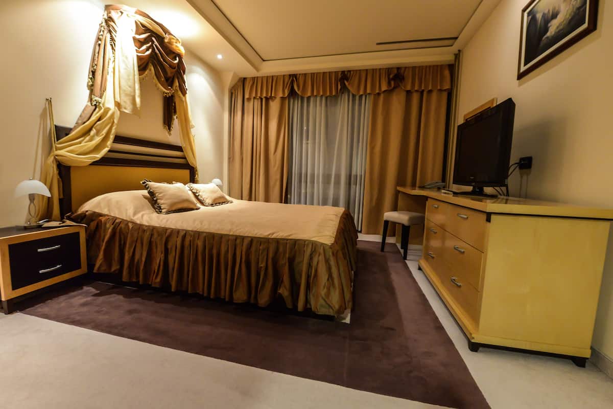 Suite familiare, 2 camere da letto, vista parco | Minibar, una cassaforte in camera, una scrivania, insonorizzazione