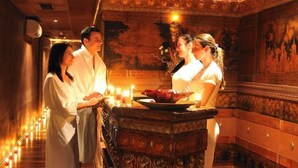 Salas de tratamientos para parejas, sauna, bañera de hidromasaje 