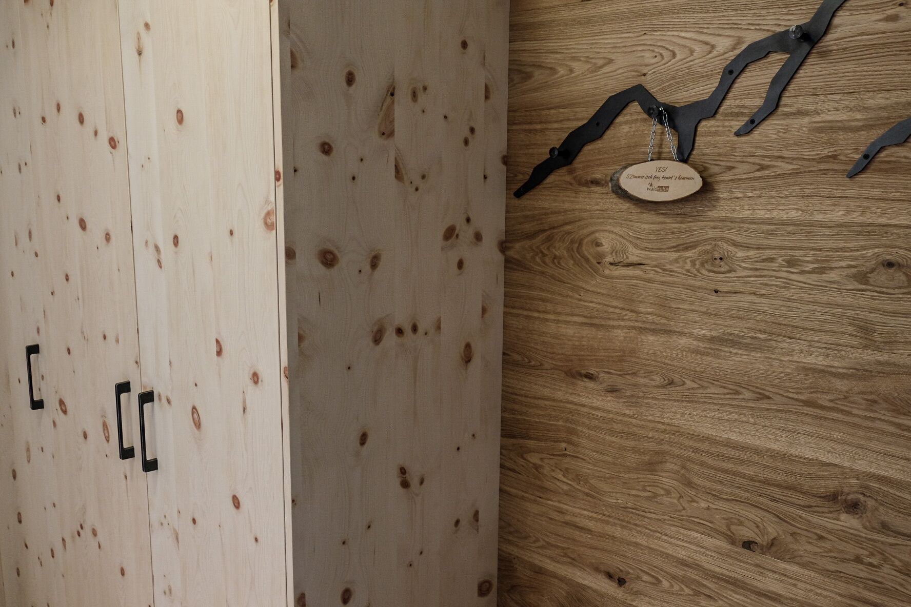 premium bedding, in-room safe, individually decorated, desk