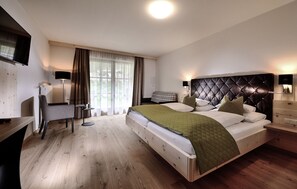 Premium bedding, in-room safe, individually decorated, desk - Die Waldruhe (Kartitsch)
