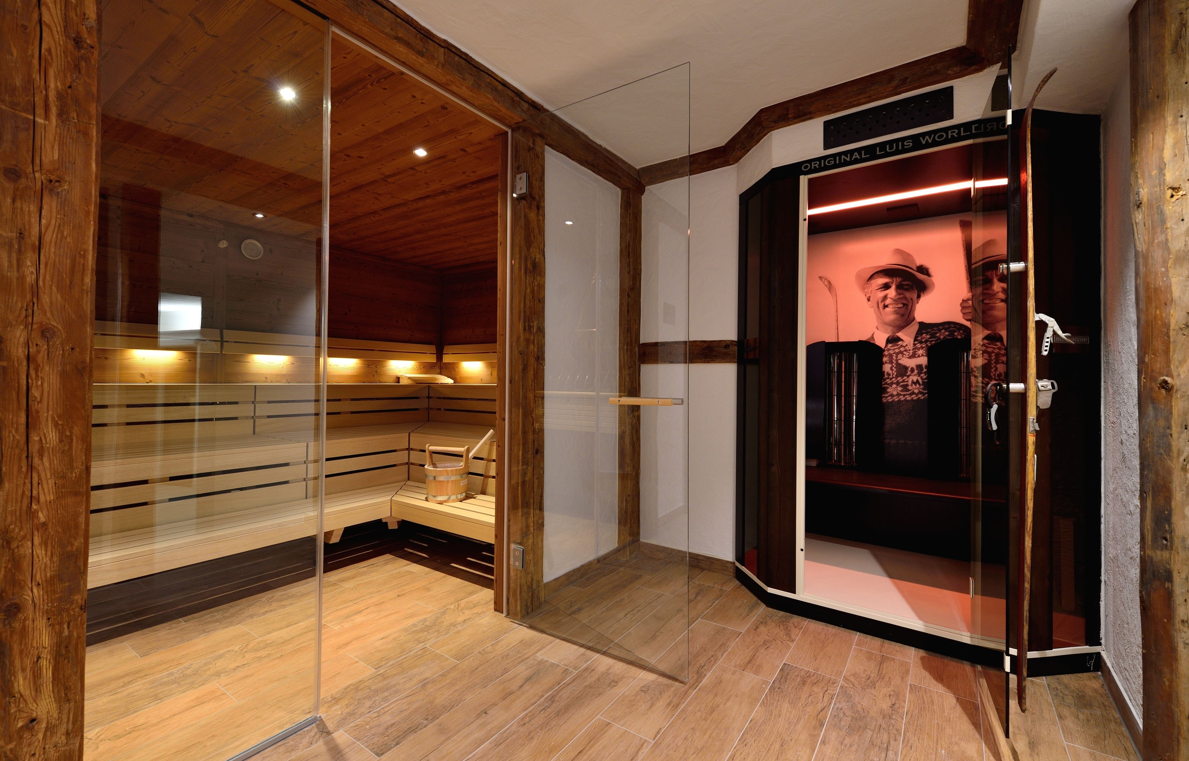 sauna, steam room, turkish bath/hammam, sports massages, massages