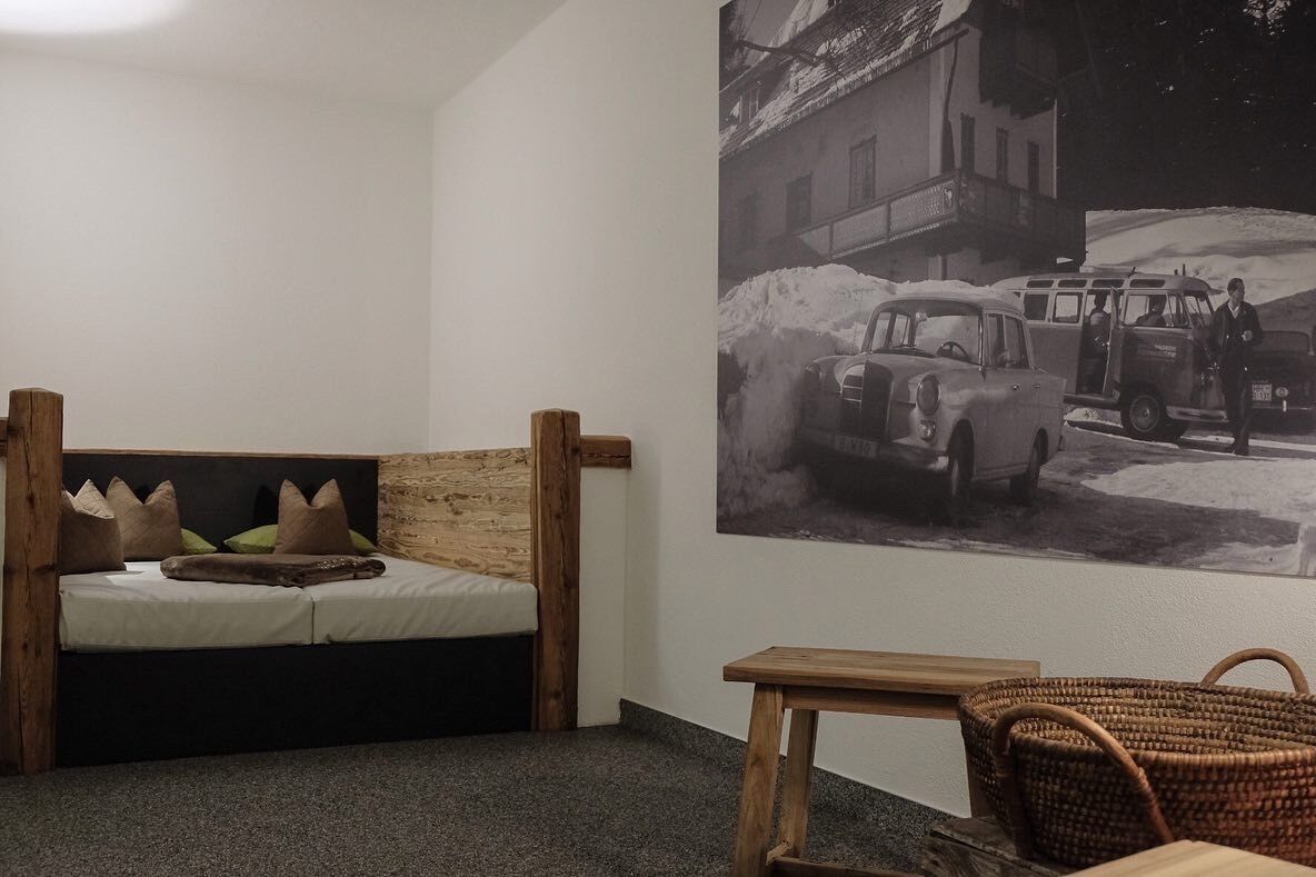 sauna, steam room, turkish bath/hammam, sports massages, massages