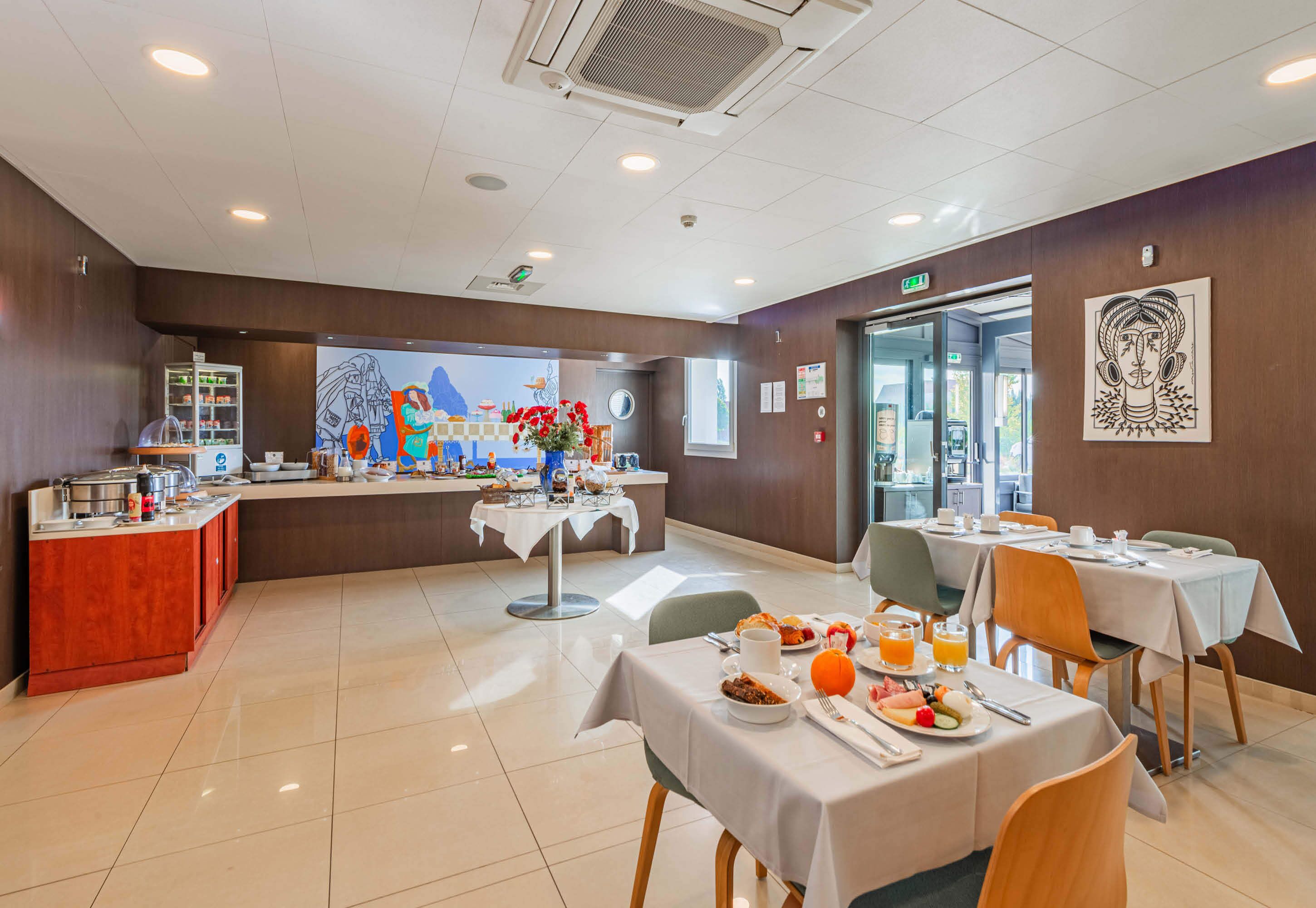 daily continental breakfast (eur 18.50 per person)
