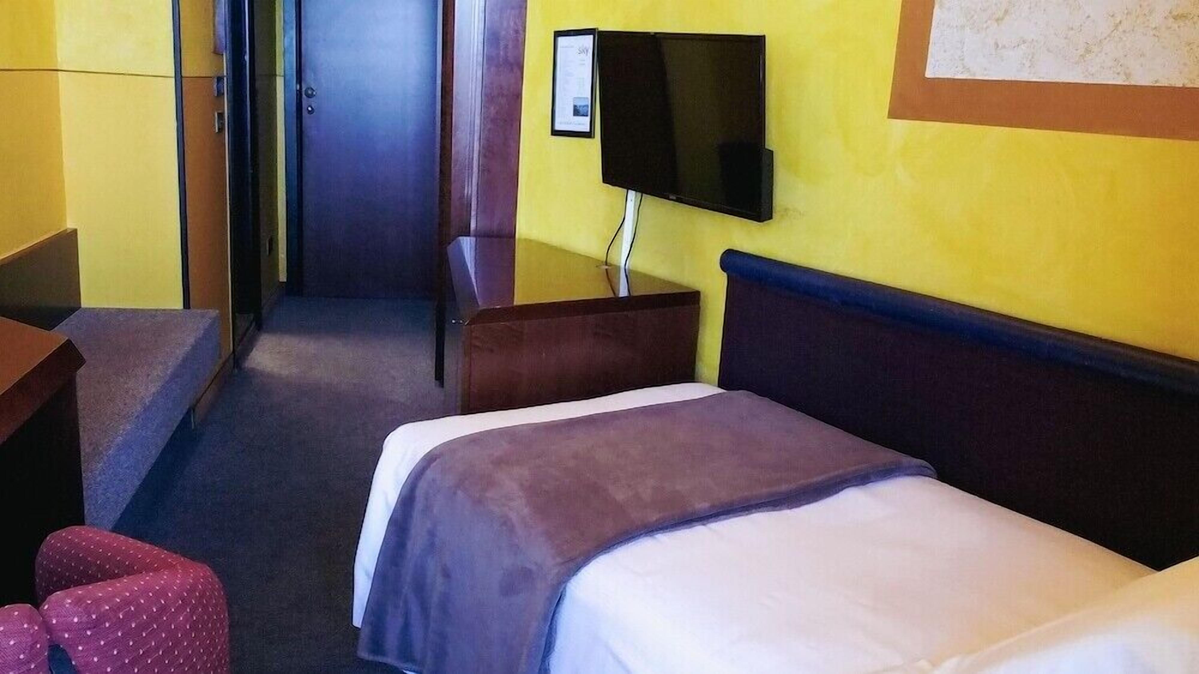Minibar, in-room safe, individually furnished, desk