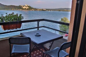 Camera con Balcone, vista lago | Terrace/patio - Hotel Concorde (Arona)