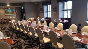 Dining - Castle Hotel (Neath)