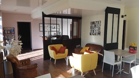 Brit Hotel Le Surcouf