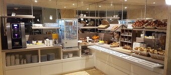 Brit Hotel Le Surcouf