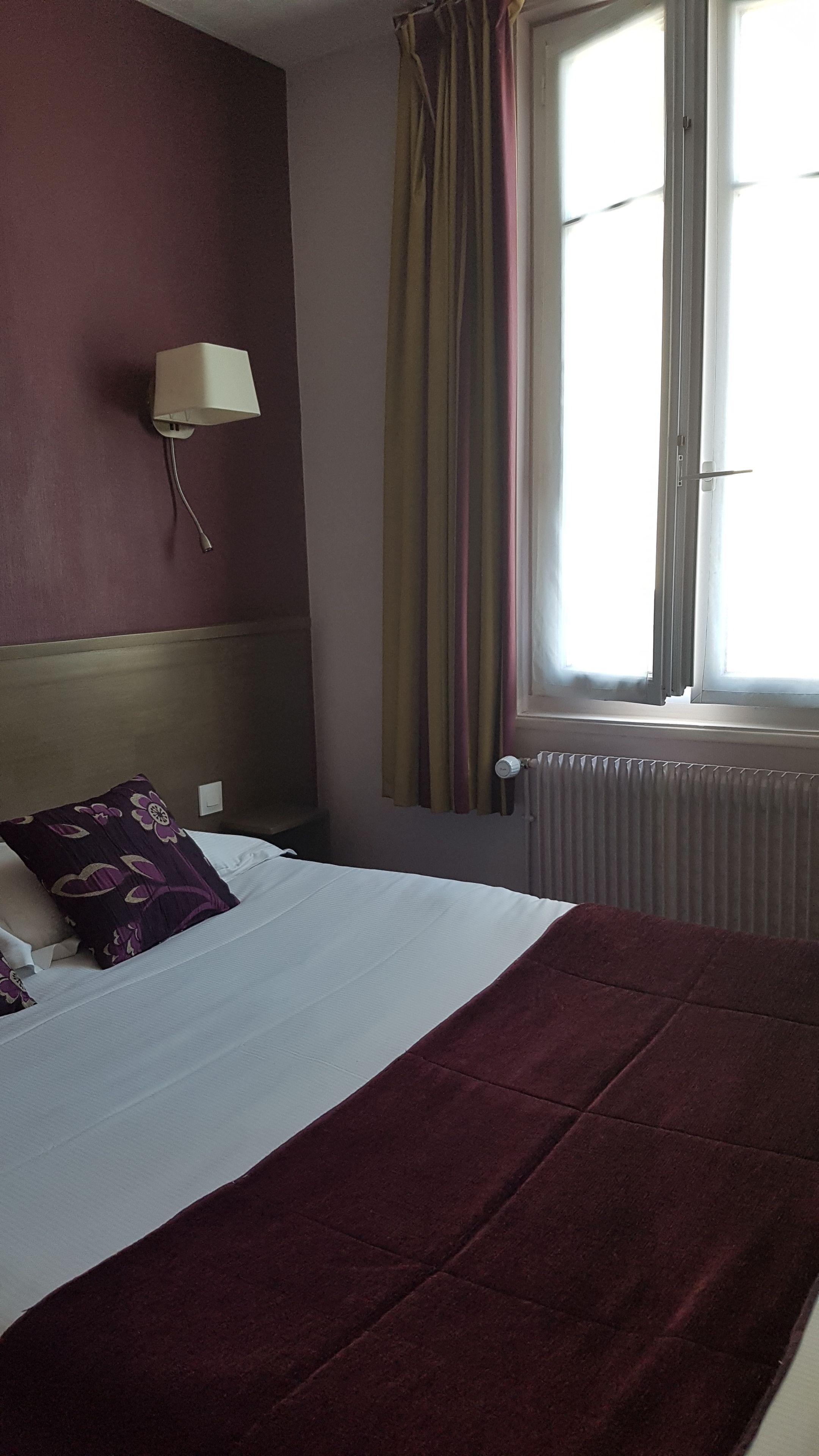 single room | individually decorated, individually furnished, desk, blackout curtains