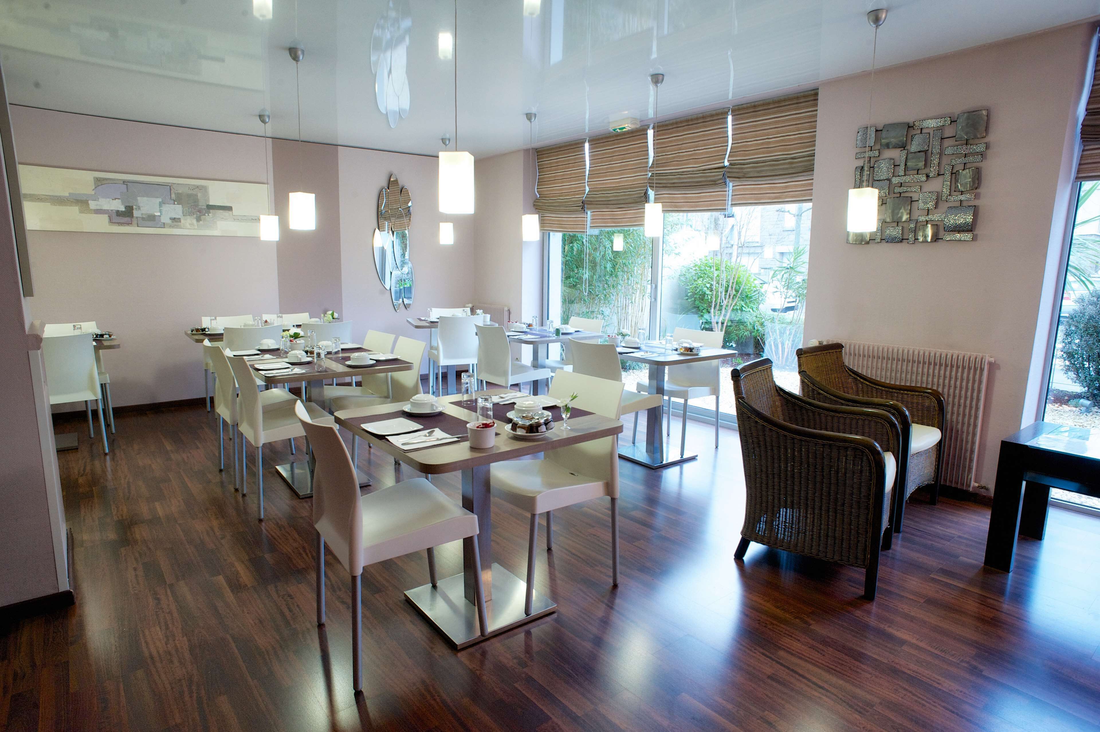 daily continental breakfast (eur 12.50 per person)