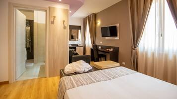 Deluxe Double Room | Frette Italian sheets, minibar, in-room safe, desk