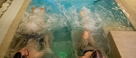 Bain à remous intérieur