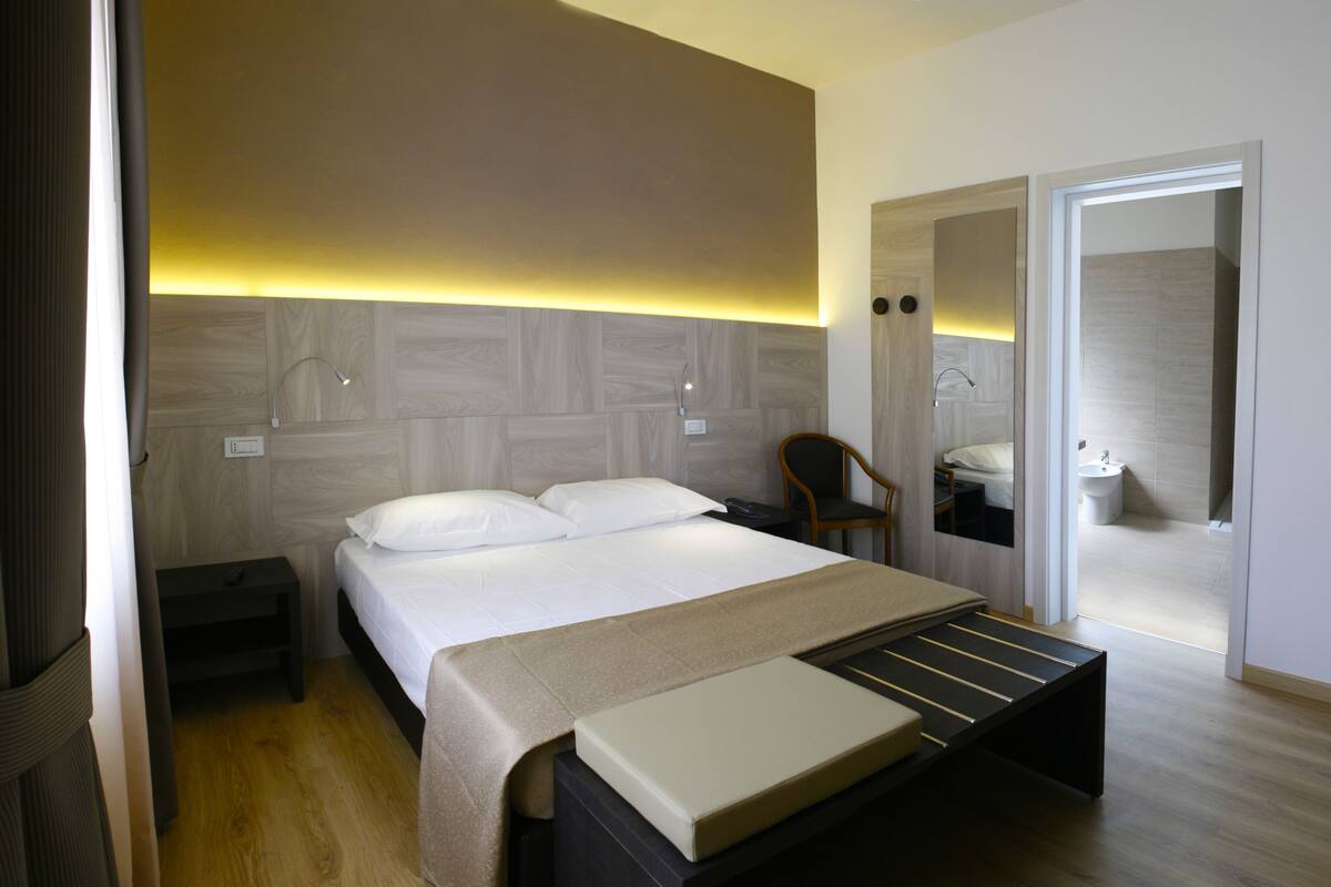 1 bedroom, frette italian sheets, minibar, in-room safe