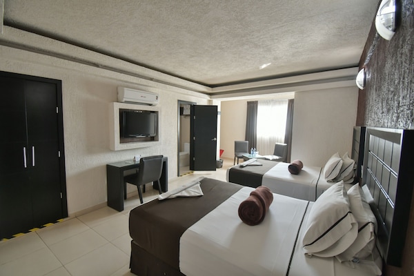 Superior Doble | Desk, iron/ironing board, free WiFi, bed sheets