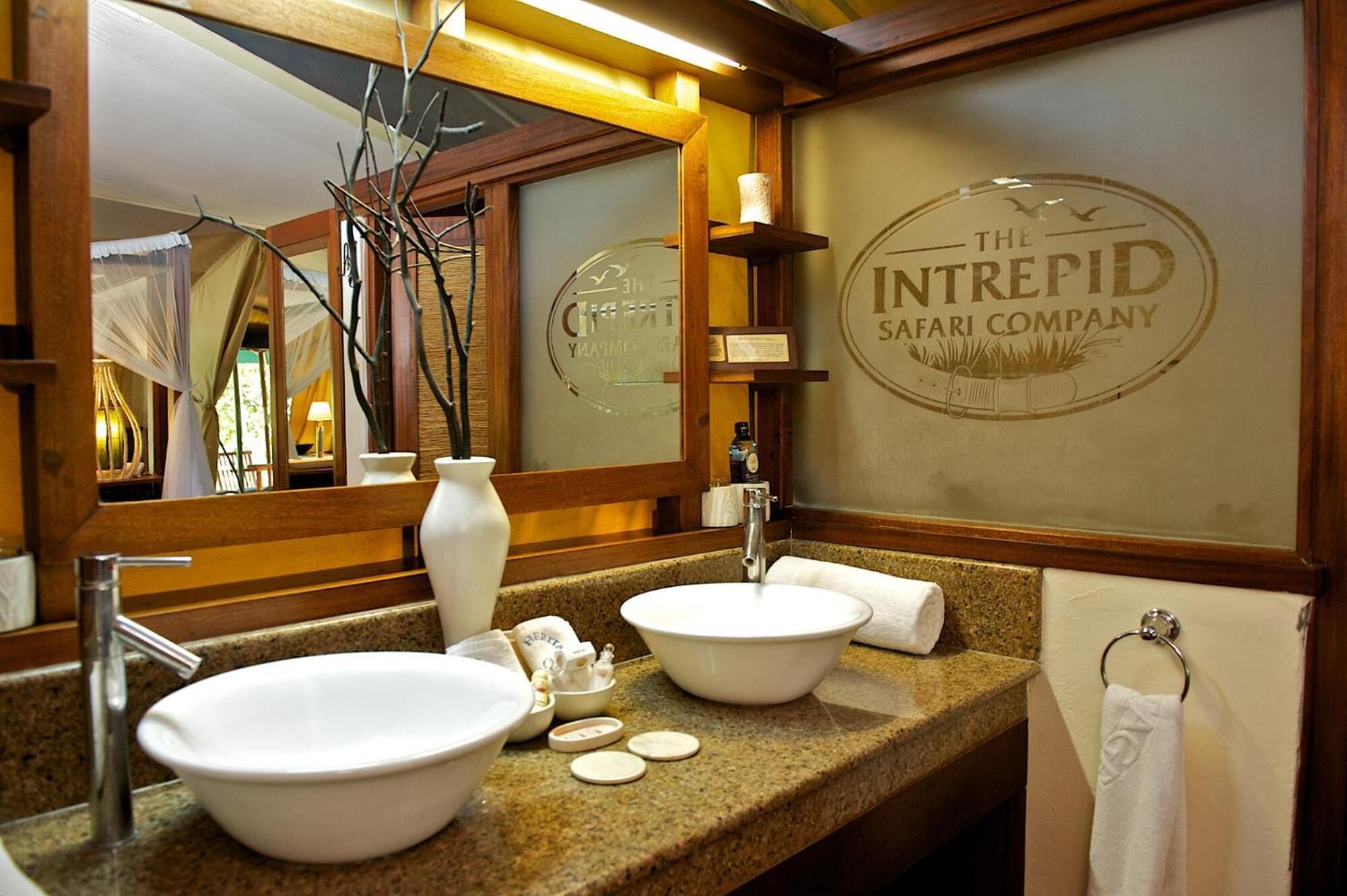 Ducha, cabezal de ducha tipo lluvia, artículos de tocador gratuitos