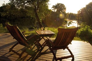 Deluxe Tent (3 Safaris included)