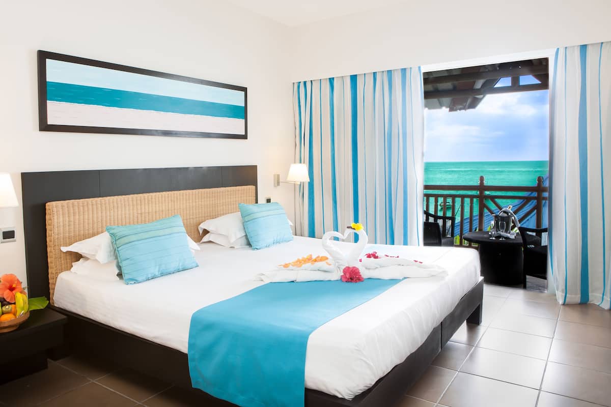 Ropa de cama hipoalergénica y minibar