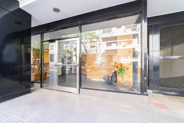 Property entrance - Sunlight Recoleta Apartments (Buenos Aires)