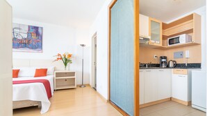 Studio, Küche (Triple)
